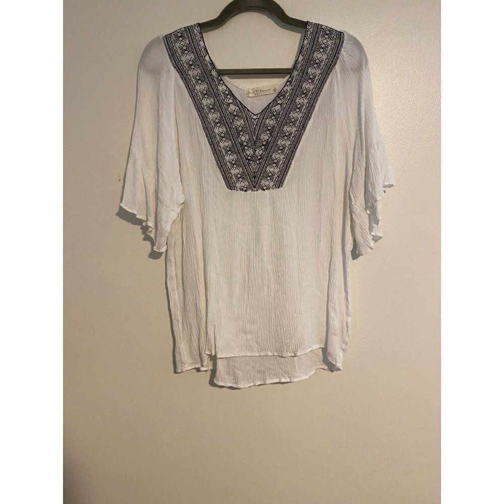 Fair Haven Womens White Navy V-Neck Embroidered Blouse Size 1XL 100% Rayon Boho